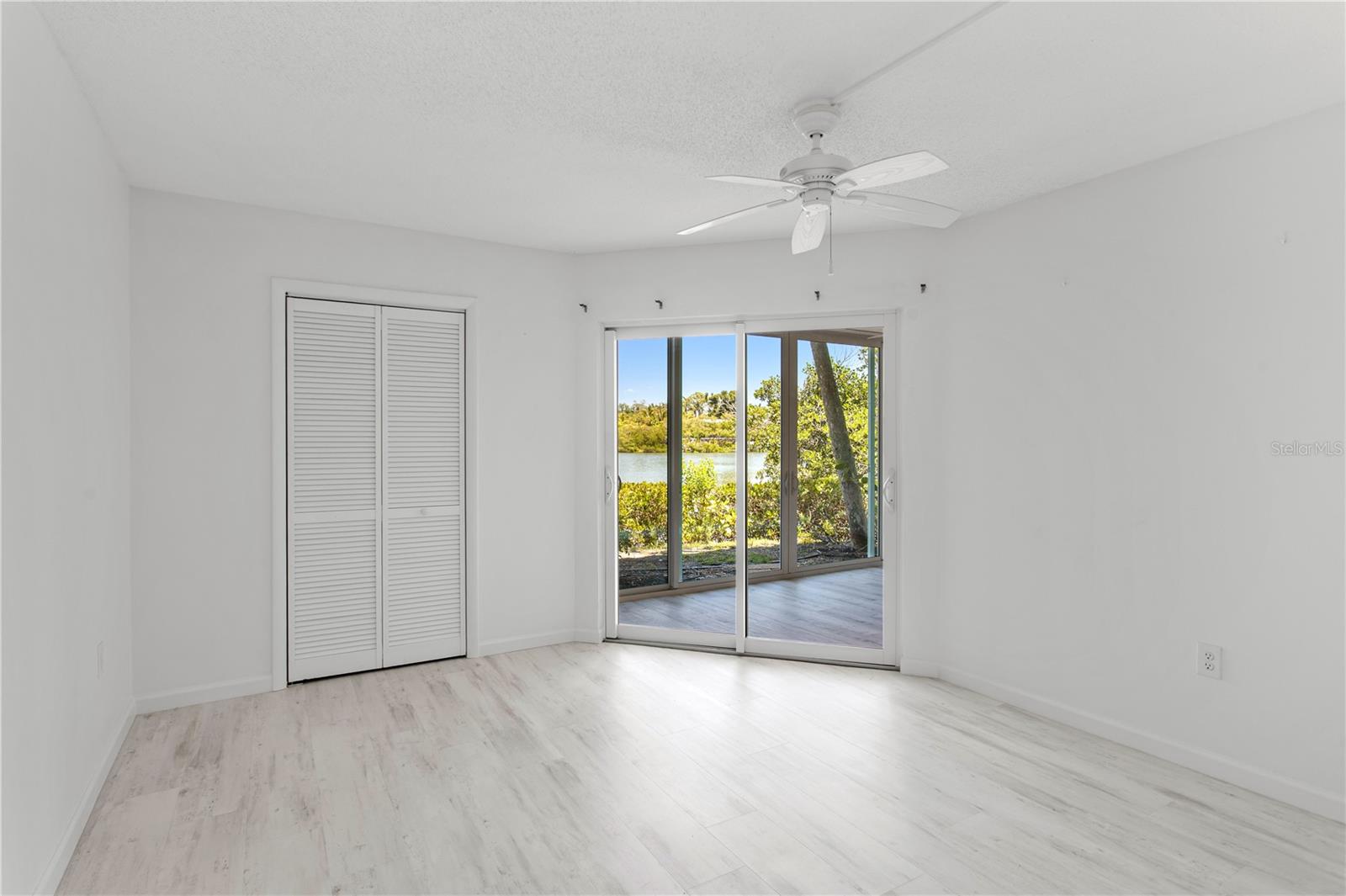 WHITNEY BEACH - Residential
