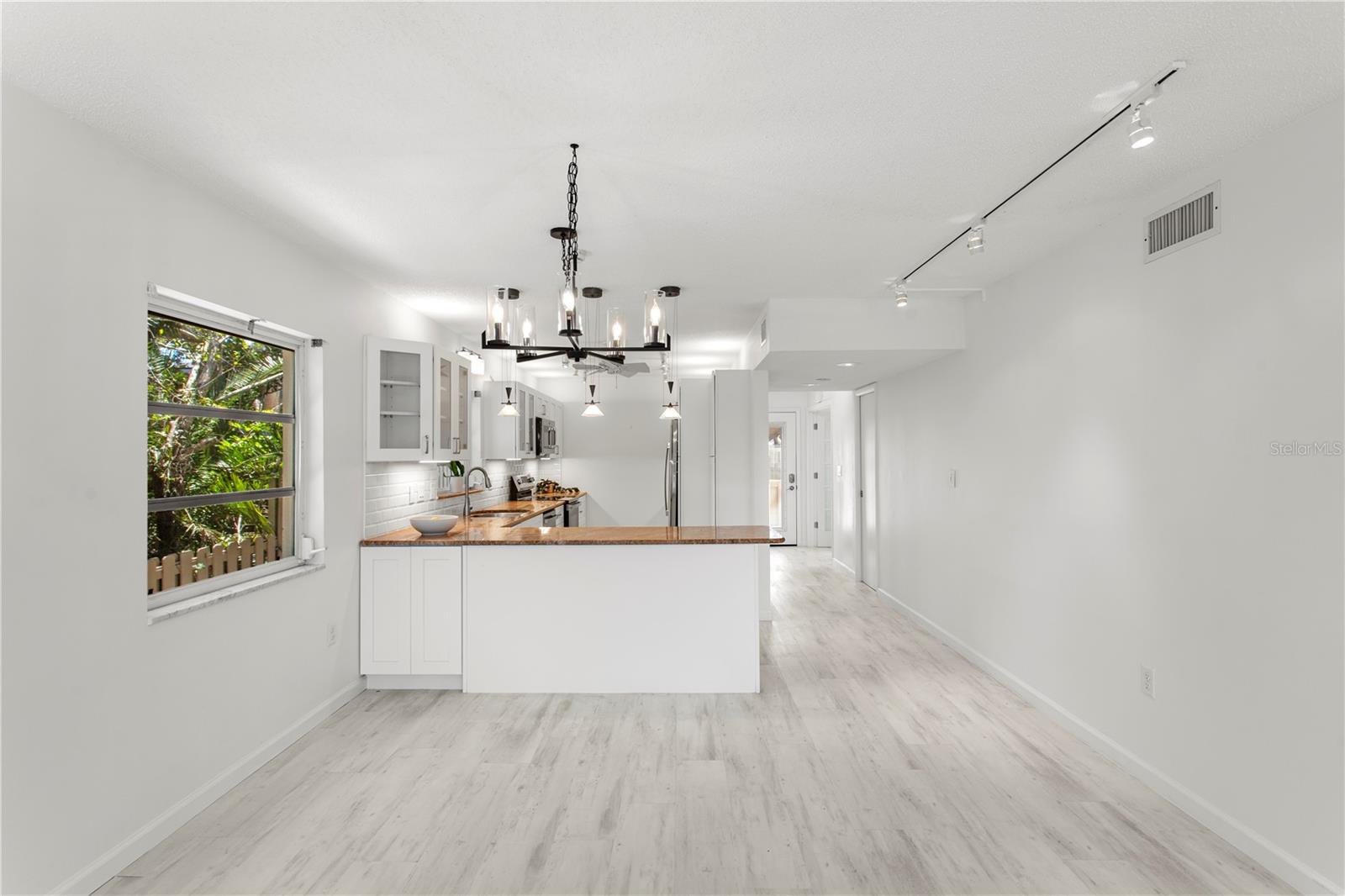 WHITNEY BEACH - Residential