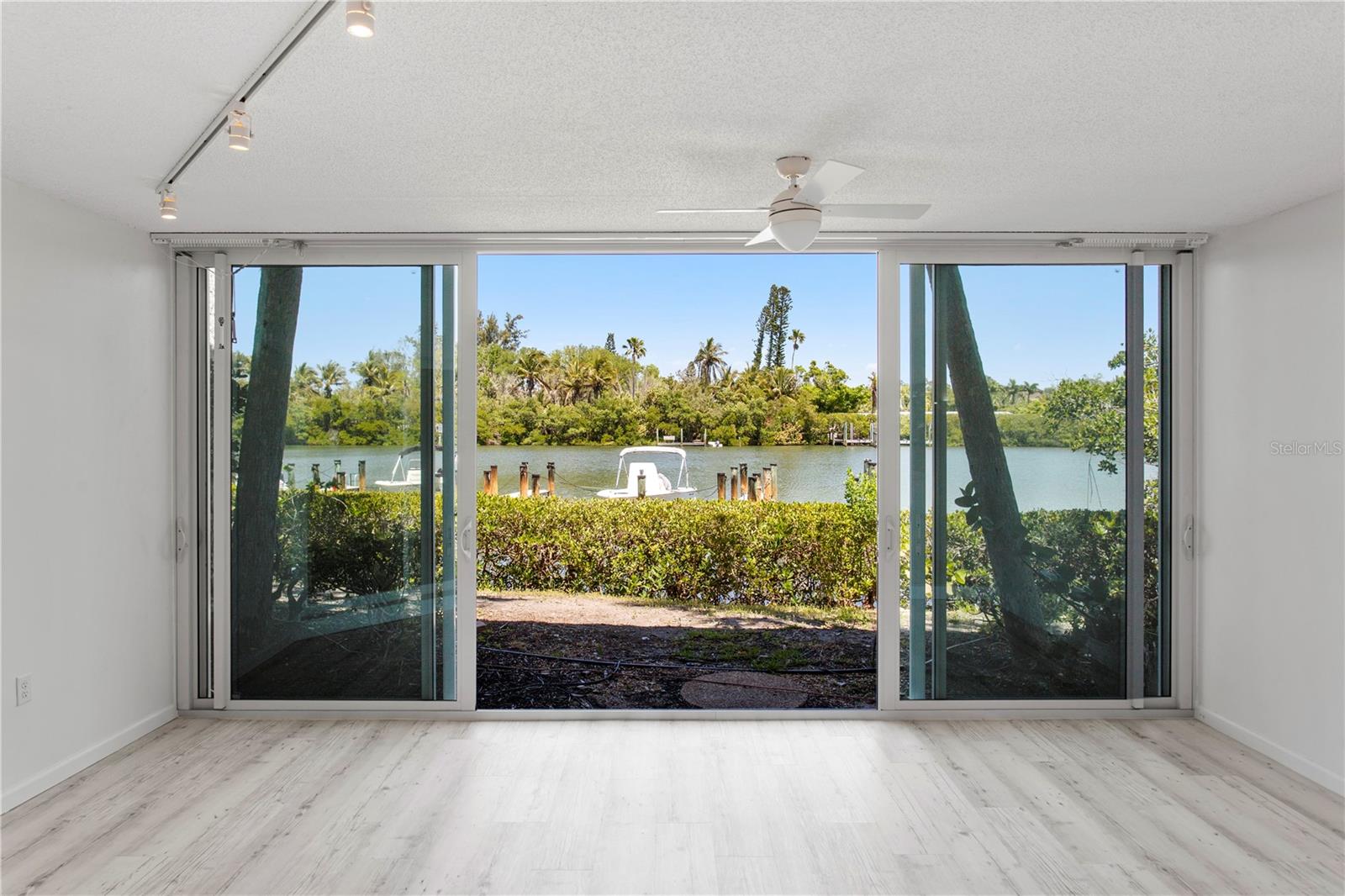 WHITNEY BEACH - Residential