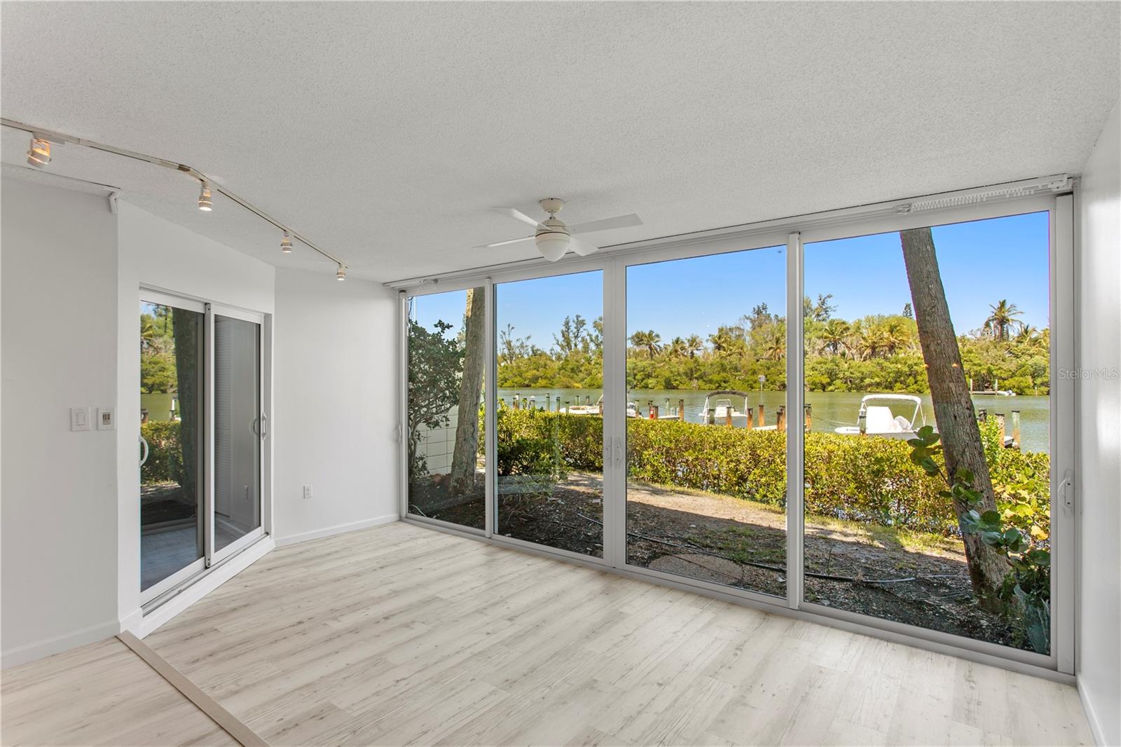 WHITNEY BEACH - Residential