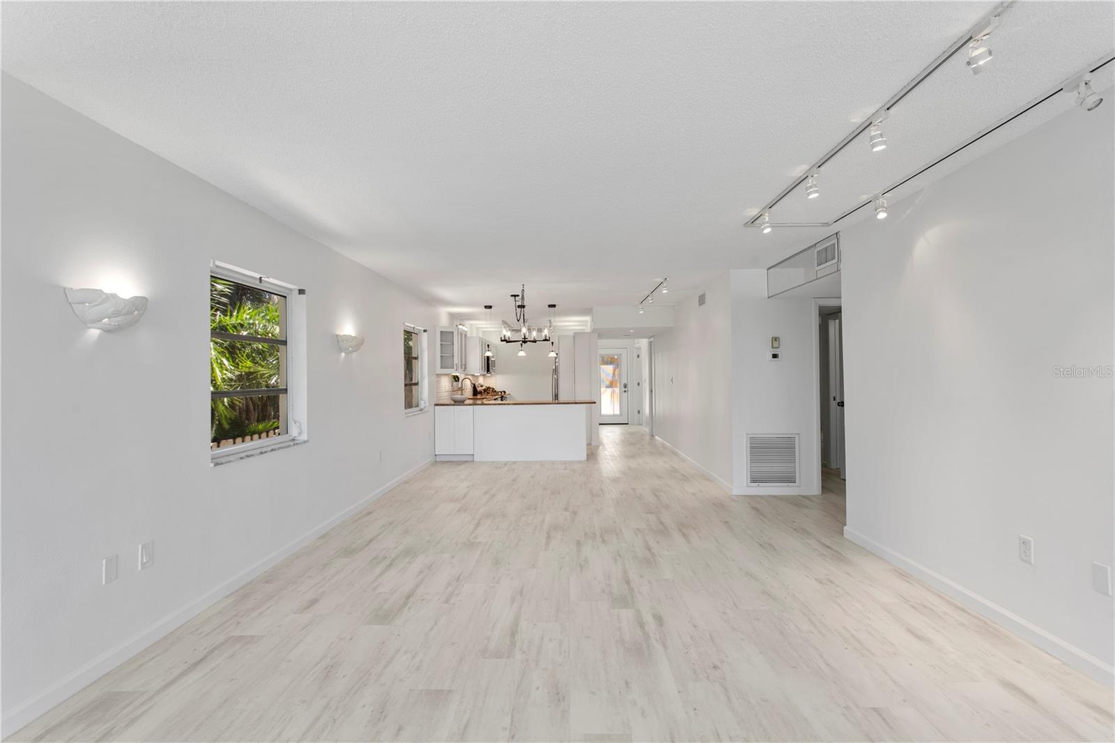 WHITNEY BEACH - Residential