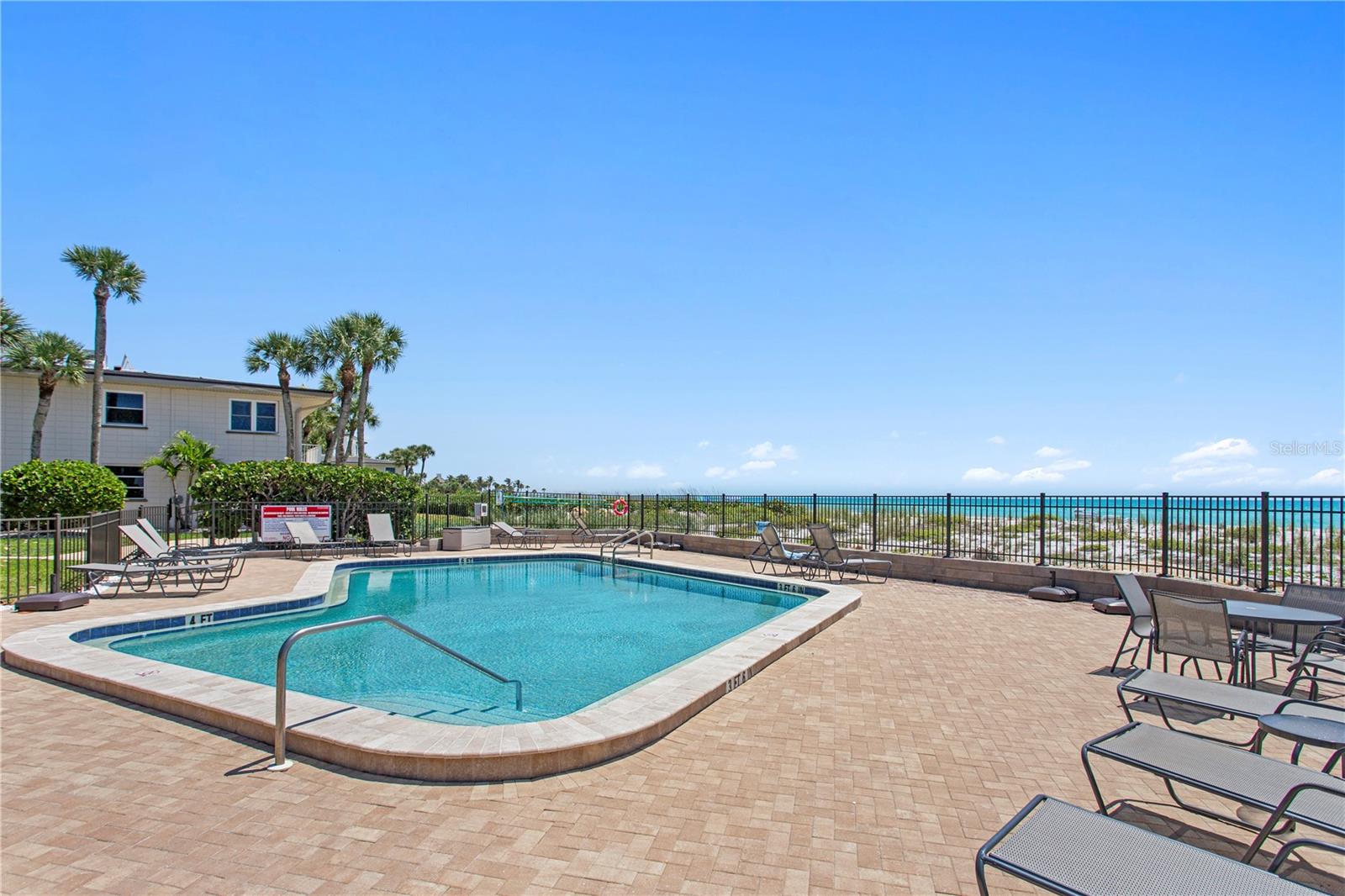 WHITNEY BEACH - Residential