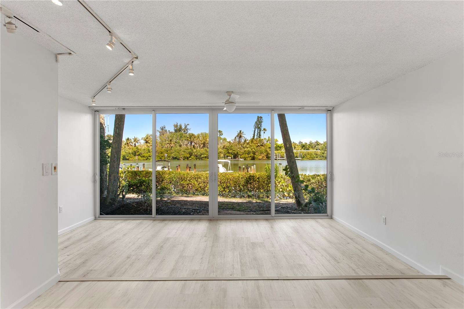 WHITNEY BEACH - Residential
