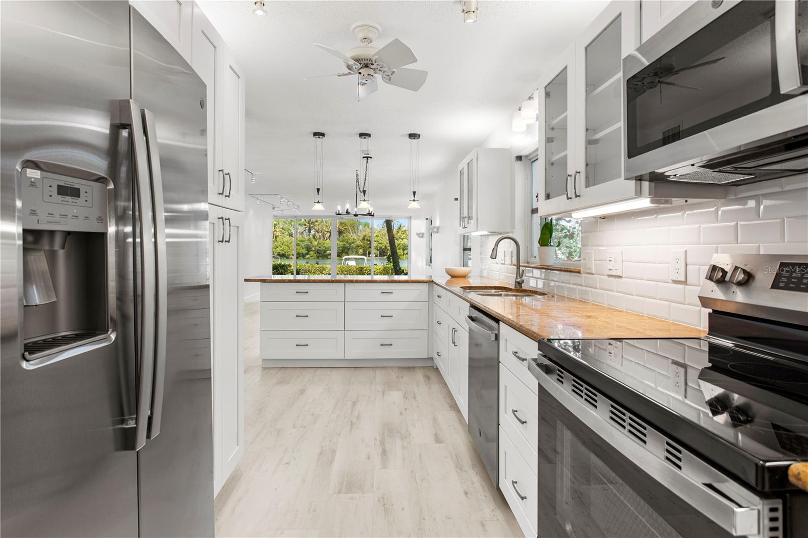 WHITNEY BEACH - Residential
