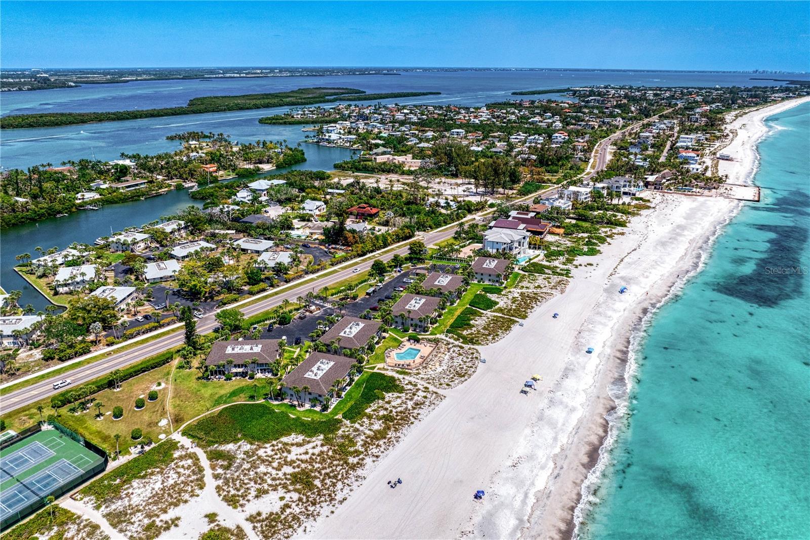 WHITNEY BEACH - Residential