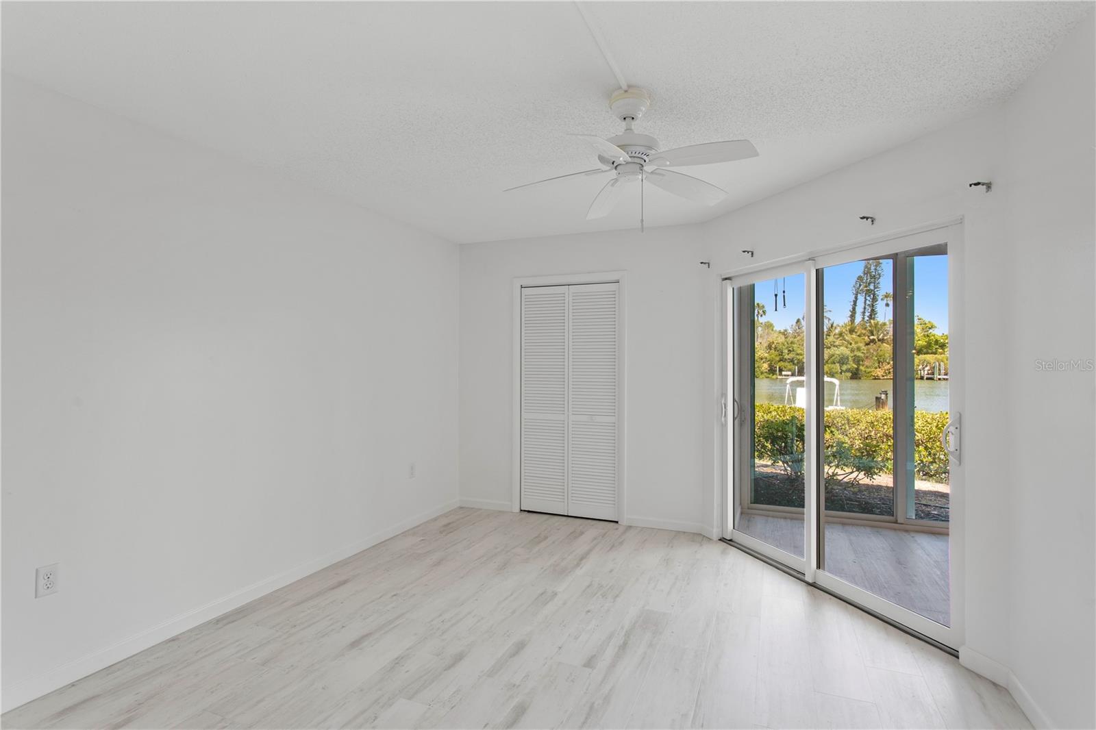 WHITNEY BEACH - Residential