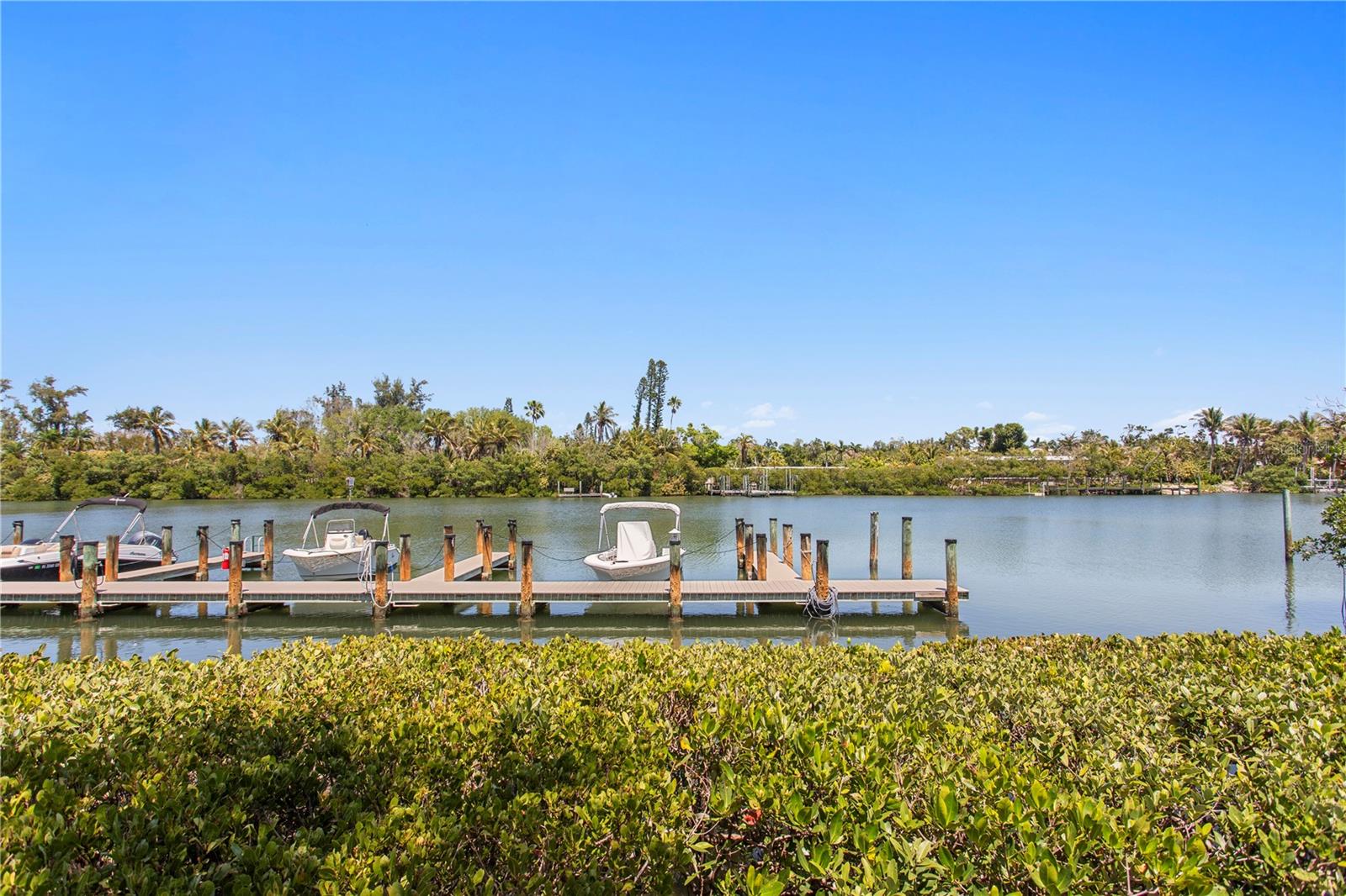 WHITNEY BEACH - Residential