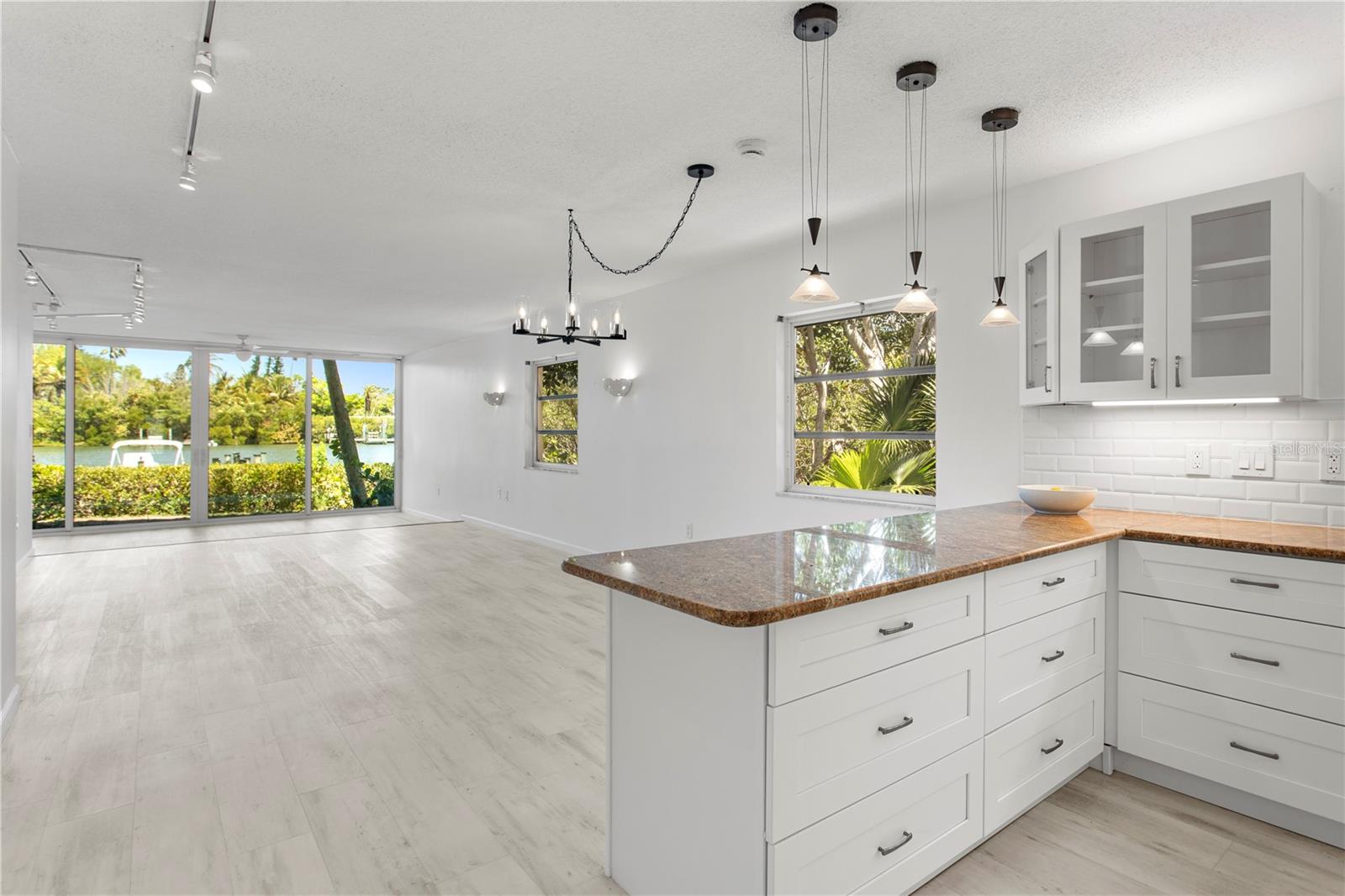 WHITNEY BEACH - Residential