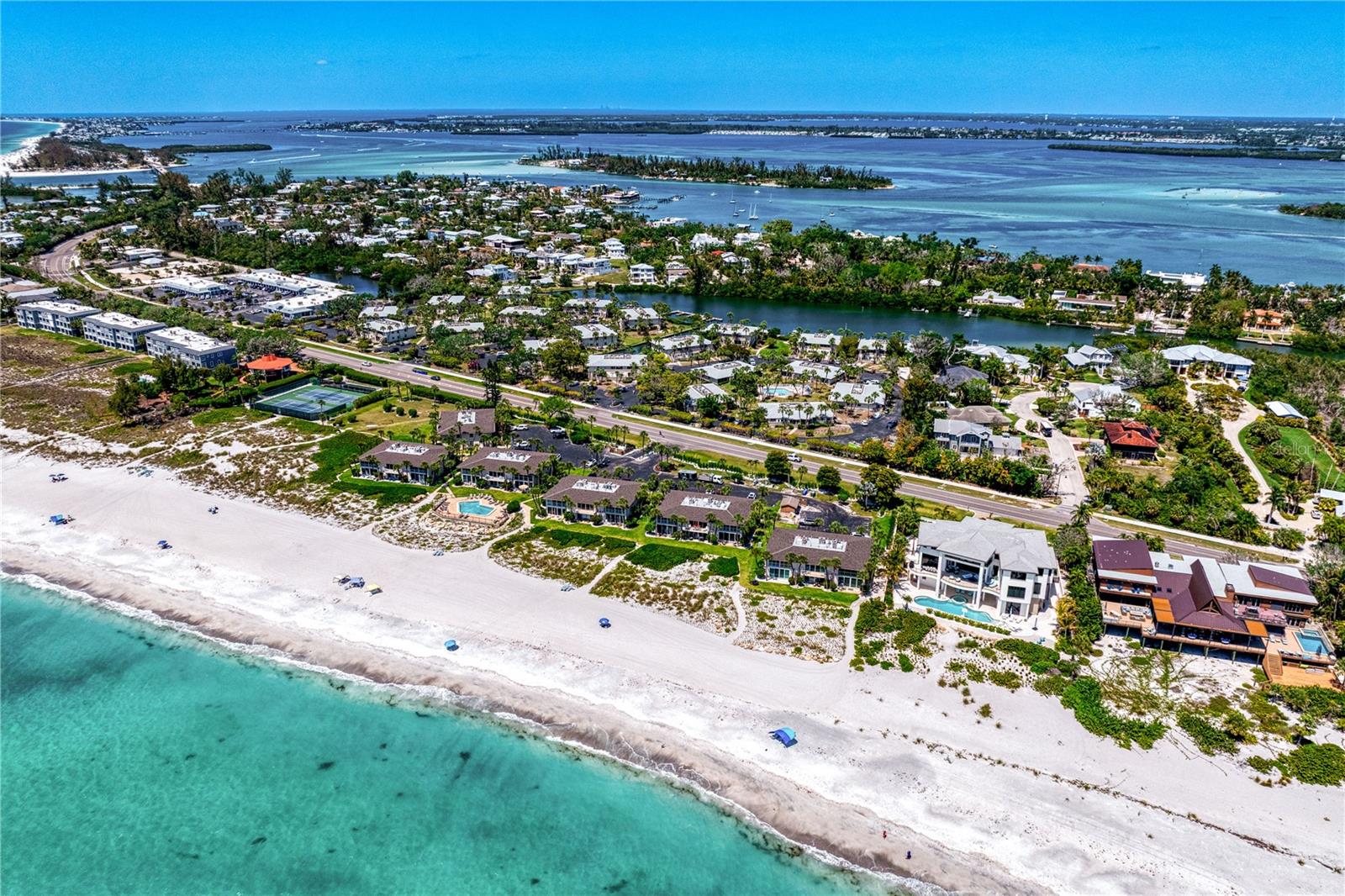 WHITNEY BEACH - Residential