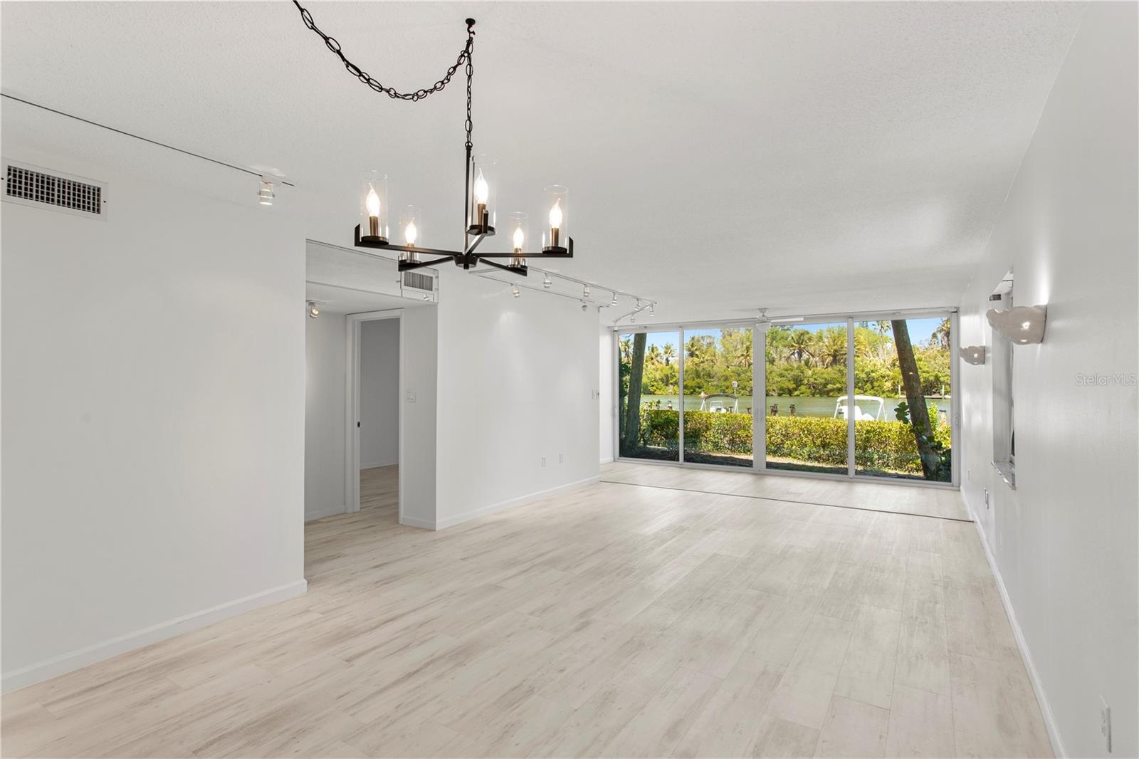 WHITNEY BEACH - Residential