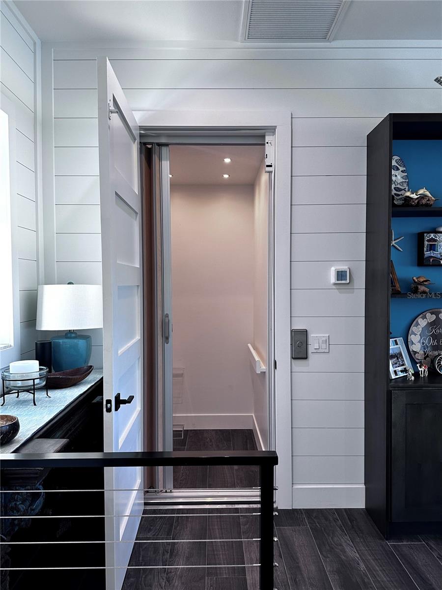 LYONS BAY - Residential