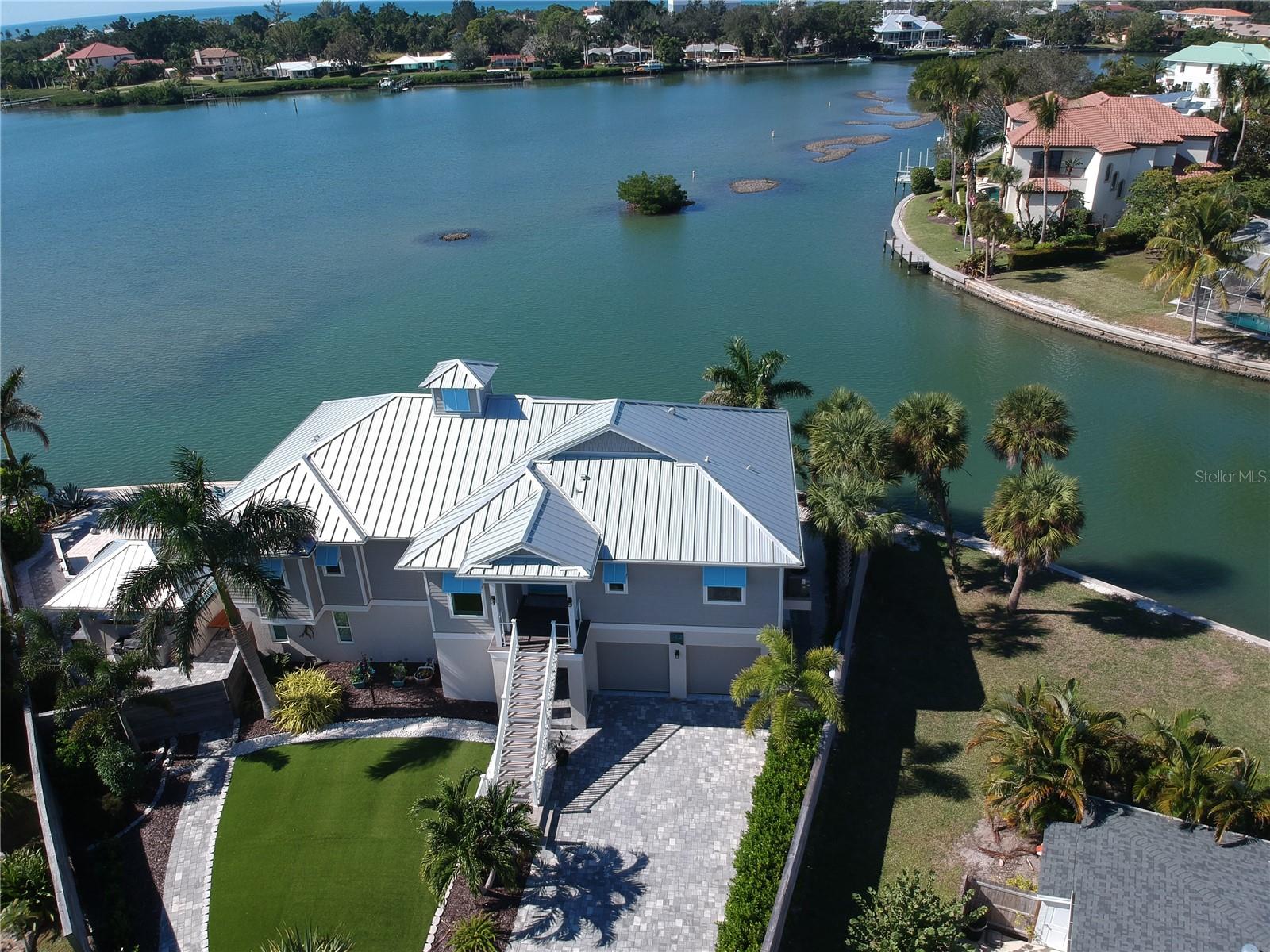 LYONS BAY - Residential