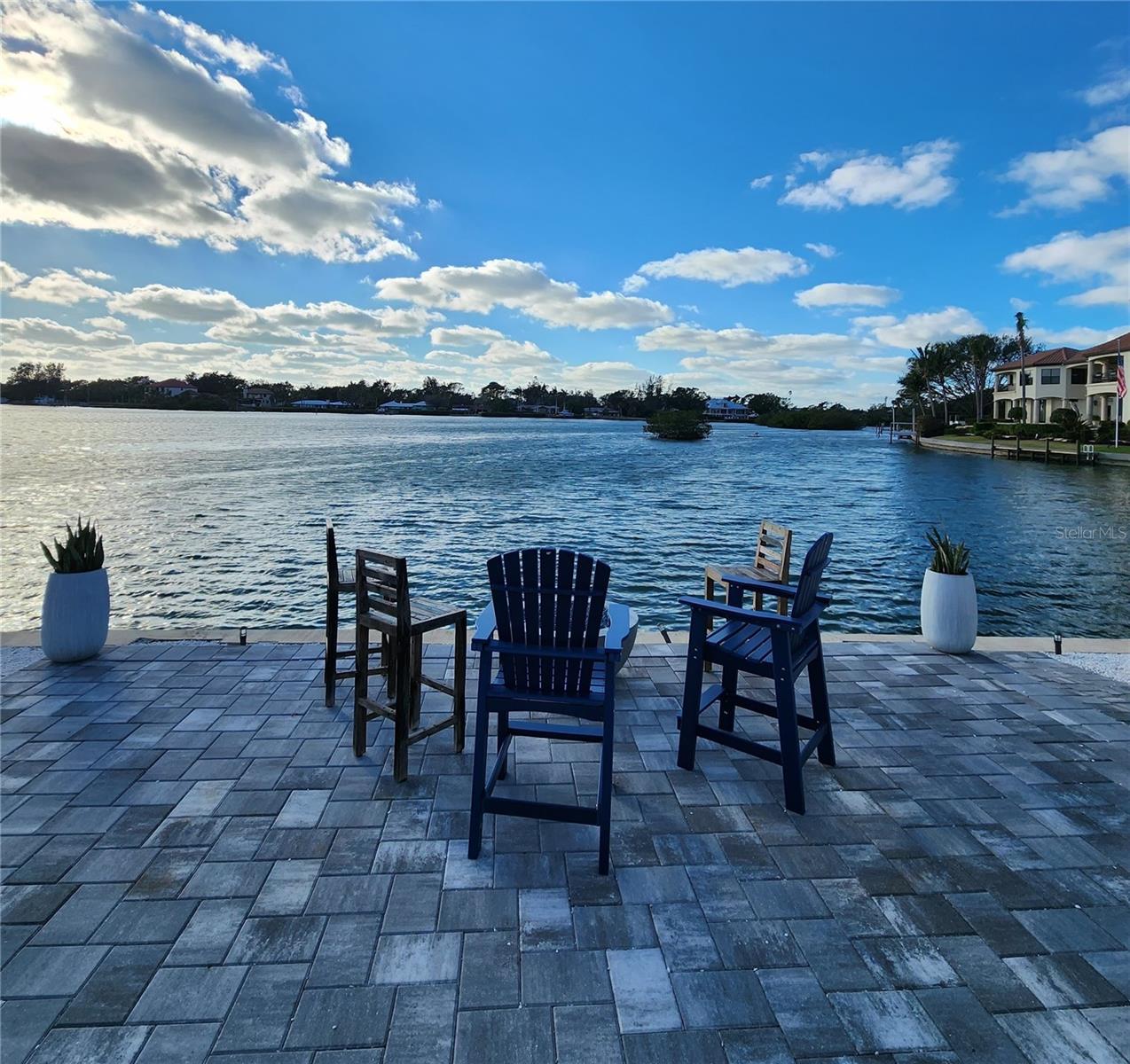 LYONS BAY - Residential