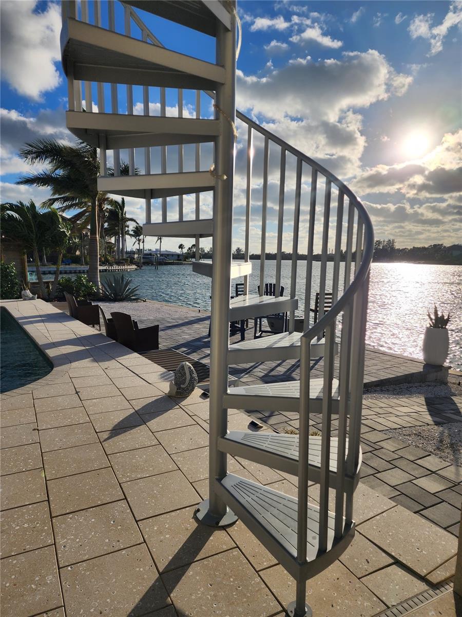 LYONS BAY - Residential