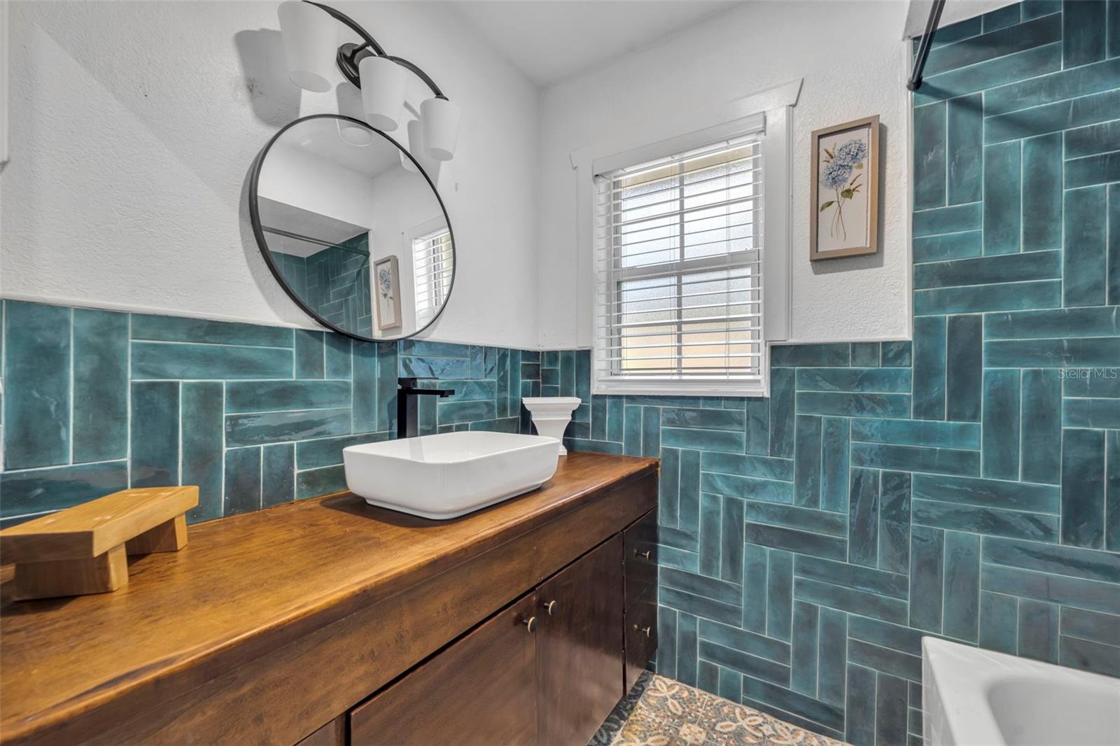 LAKE KNOWLES TERRACE - Residential