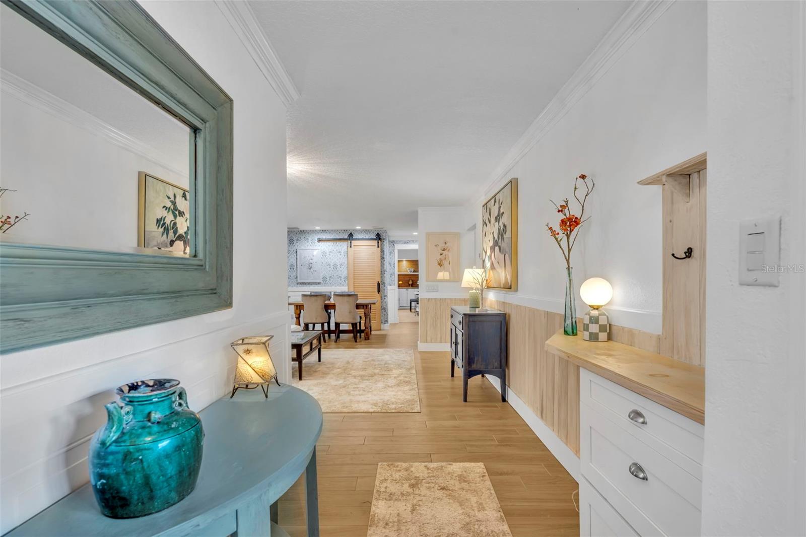 1611 CHESTNUT AVENUE