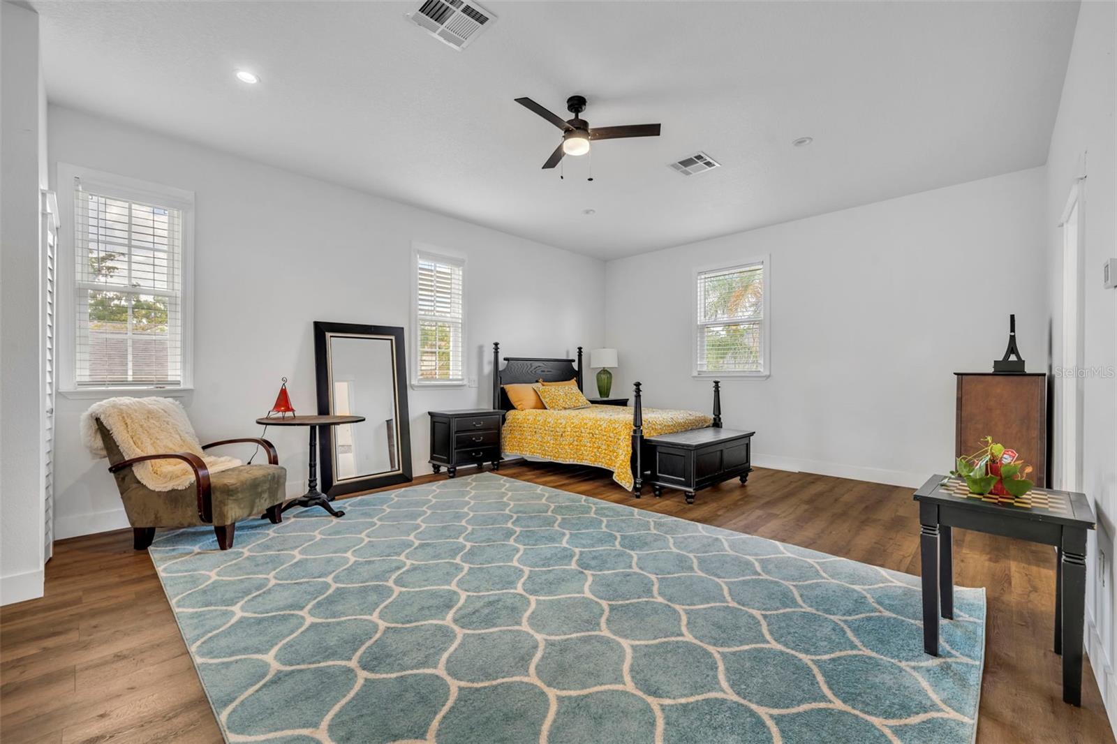 LAKE KNOWLES TERRACE - Residential