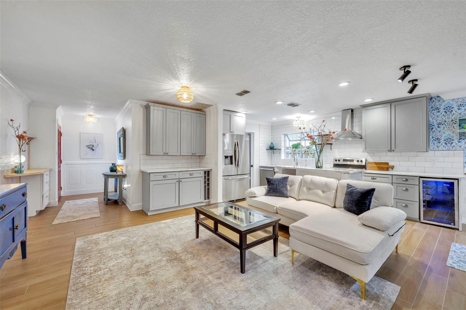 LAKE KNOWLES TERRACE - Residential