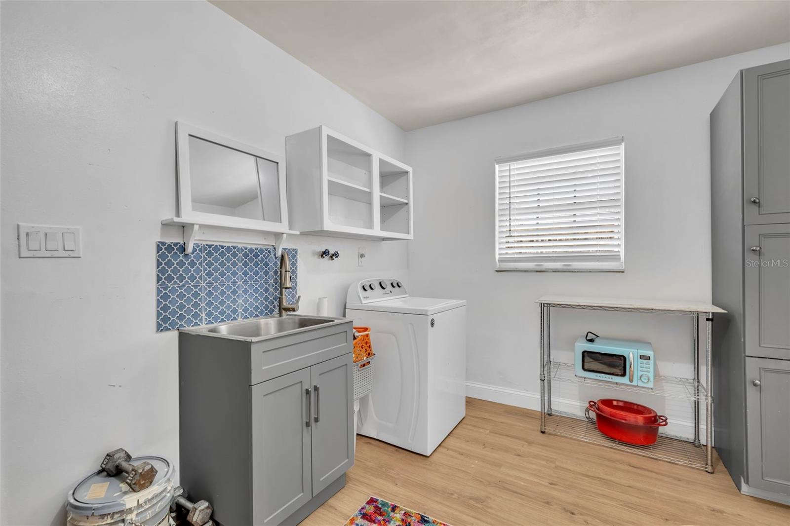 LAKE KNOWLES TERRACE - Residential