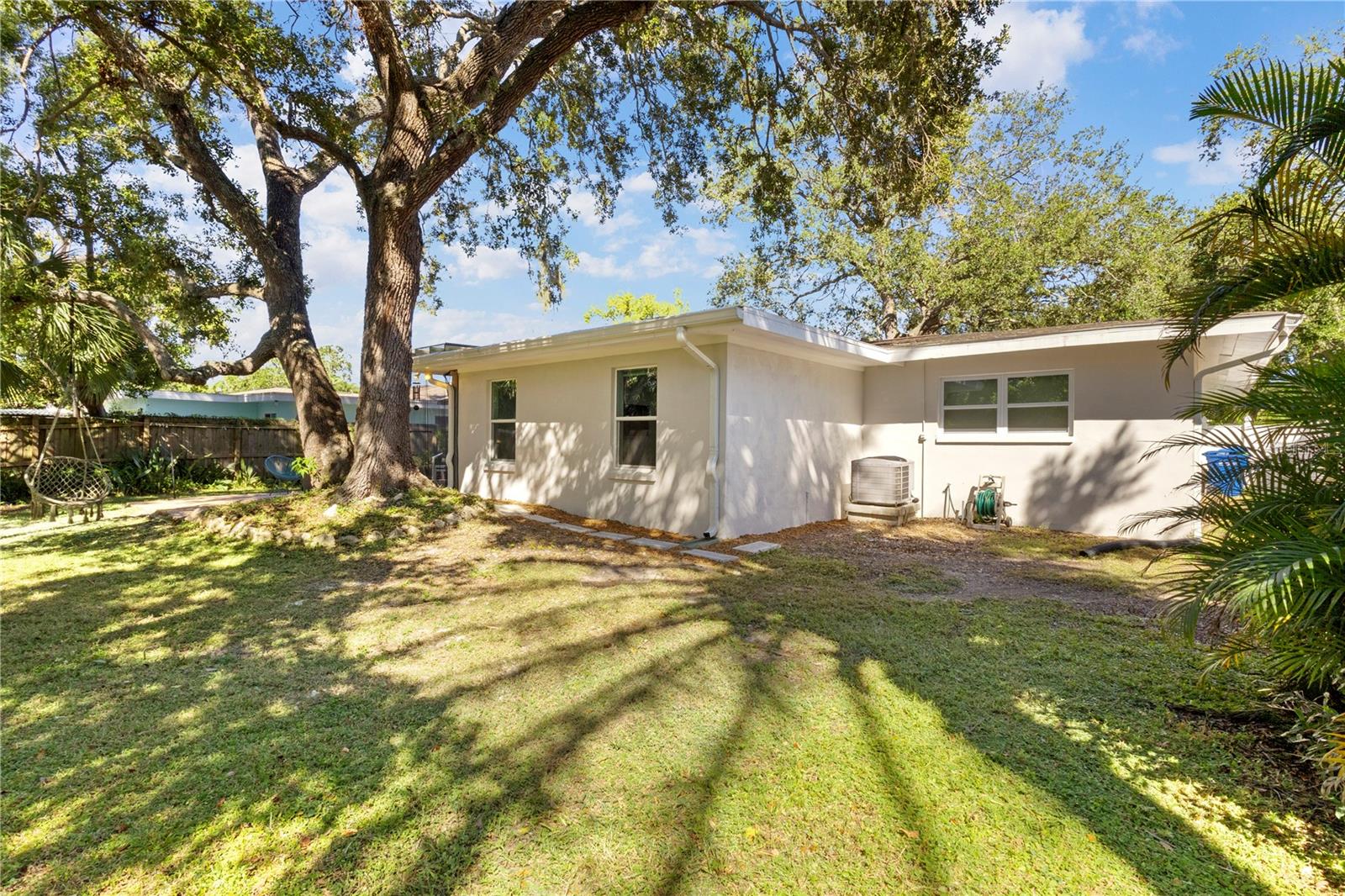 BAY BREEZE ESTATES - Residential Lease