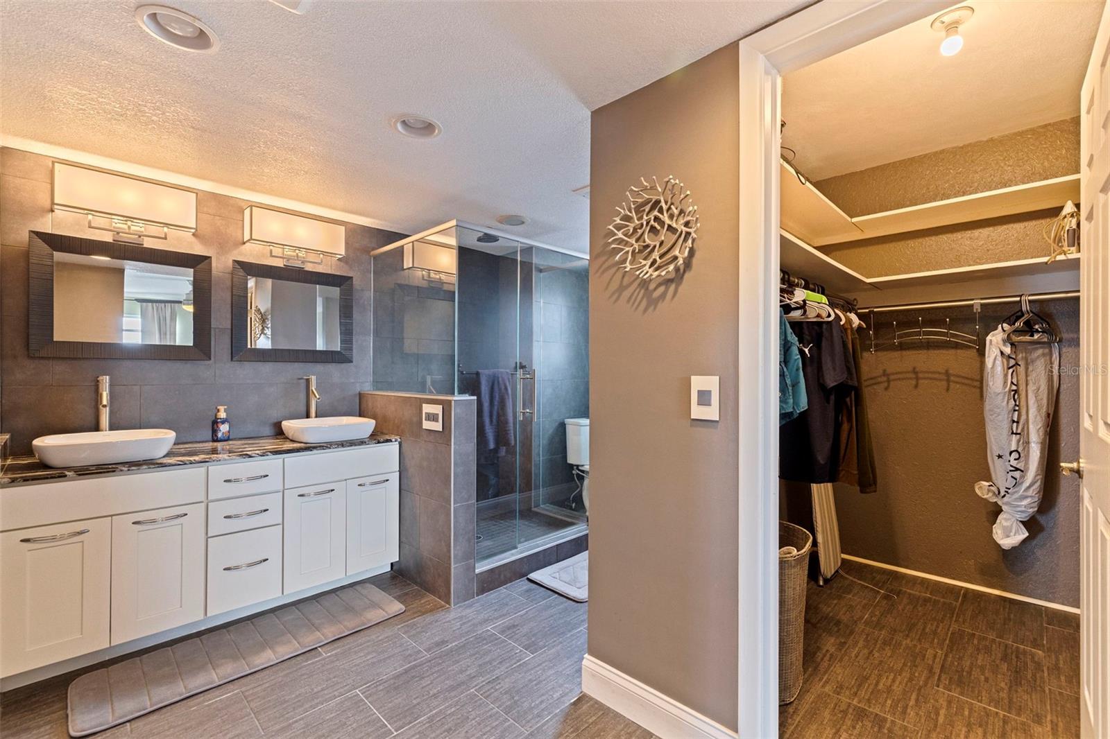 GULF 5000 ASSOC INC CONDO - Residential Lease