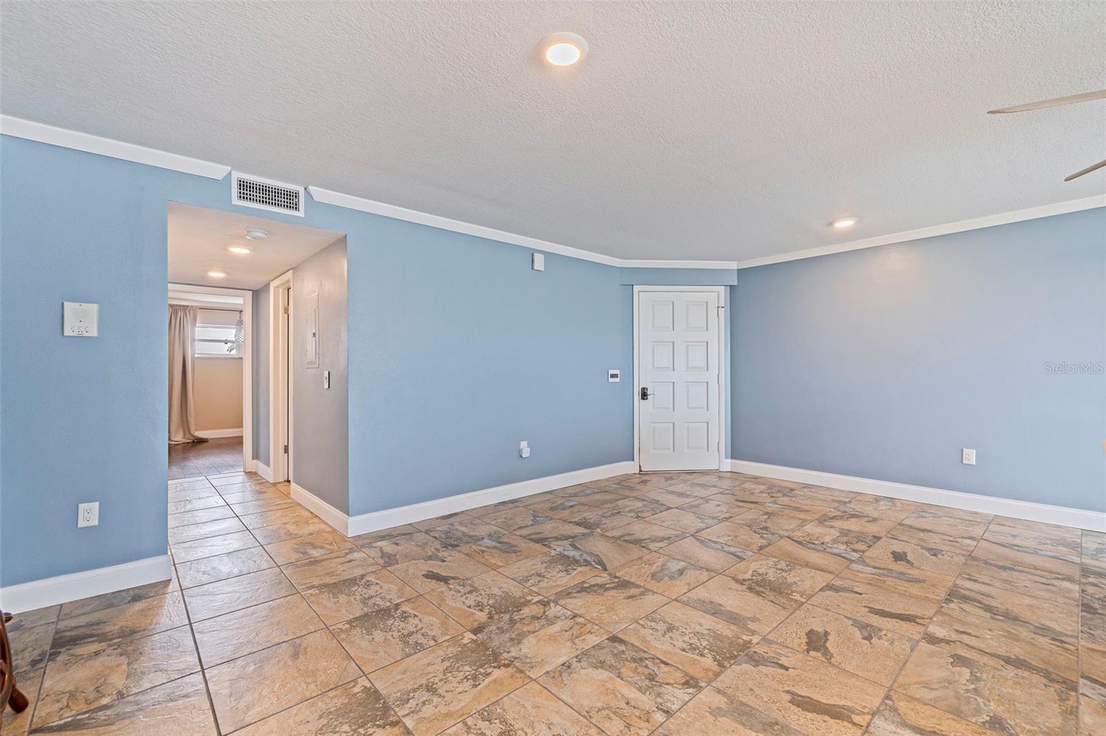 GULF 5000 ASSOC INC CONDO - Residential Lease