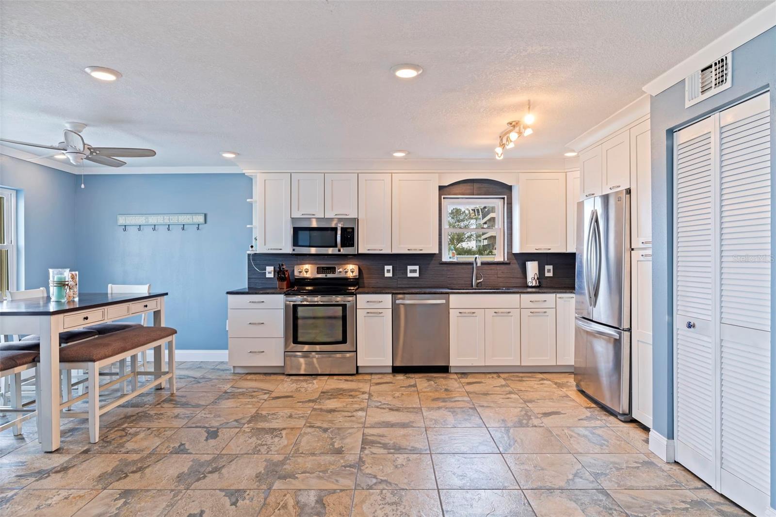 GULF 5000 ASSOC INC CONDO - Residential Lease