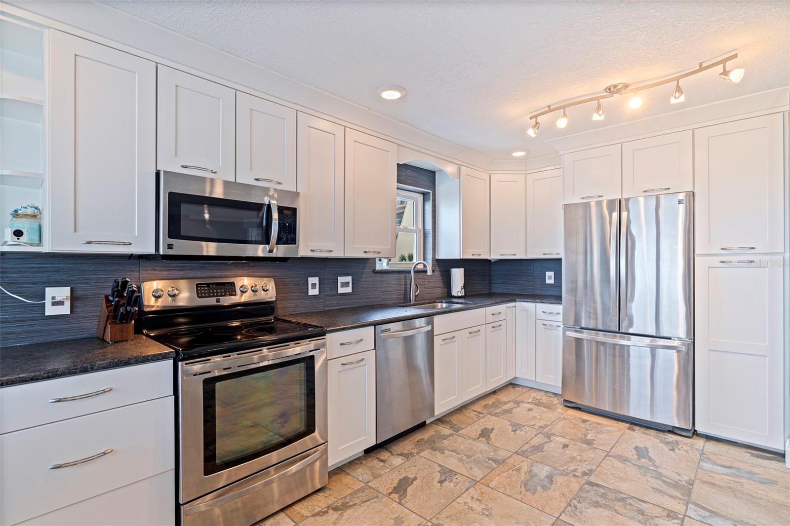 GULF 5000 ASSOC INC CONDO - Residential Lease