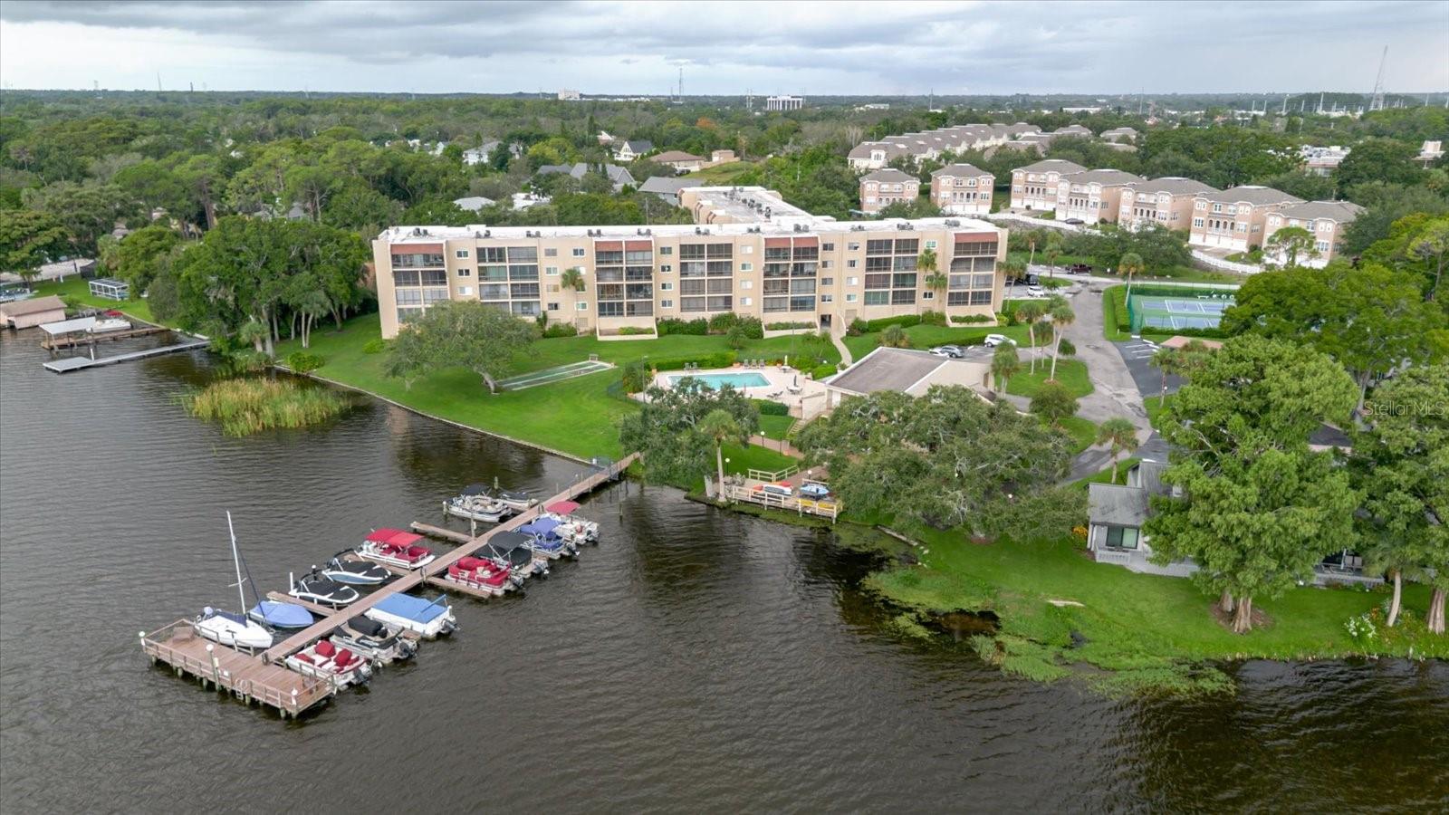 LAKE TARPON SAIL & TENNIS CLUB - Residential