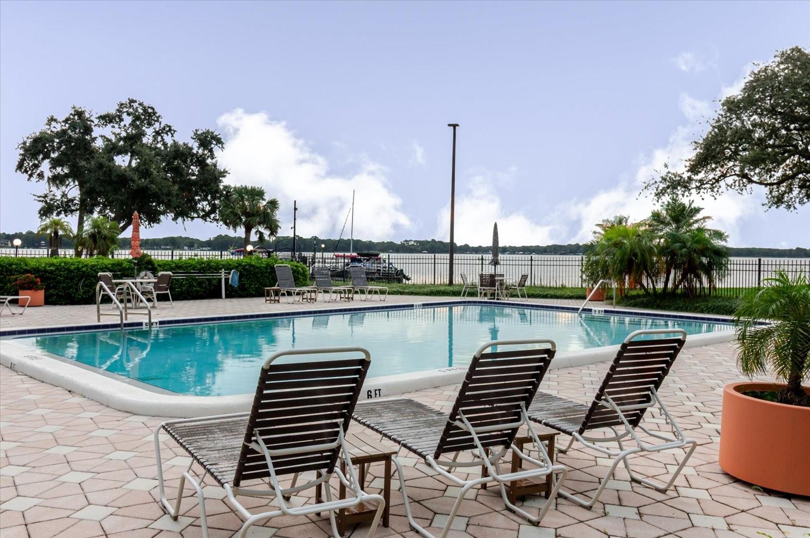 LAKE TARPON SAIL & TENNIS CLUB - Residential