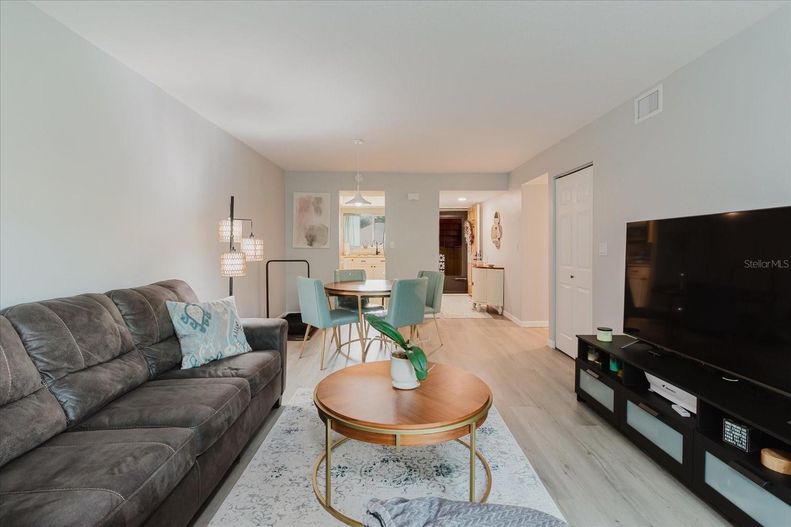 LAKE TARPON SAIL & TENNIS CLUB - Residential