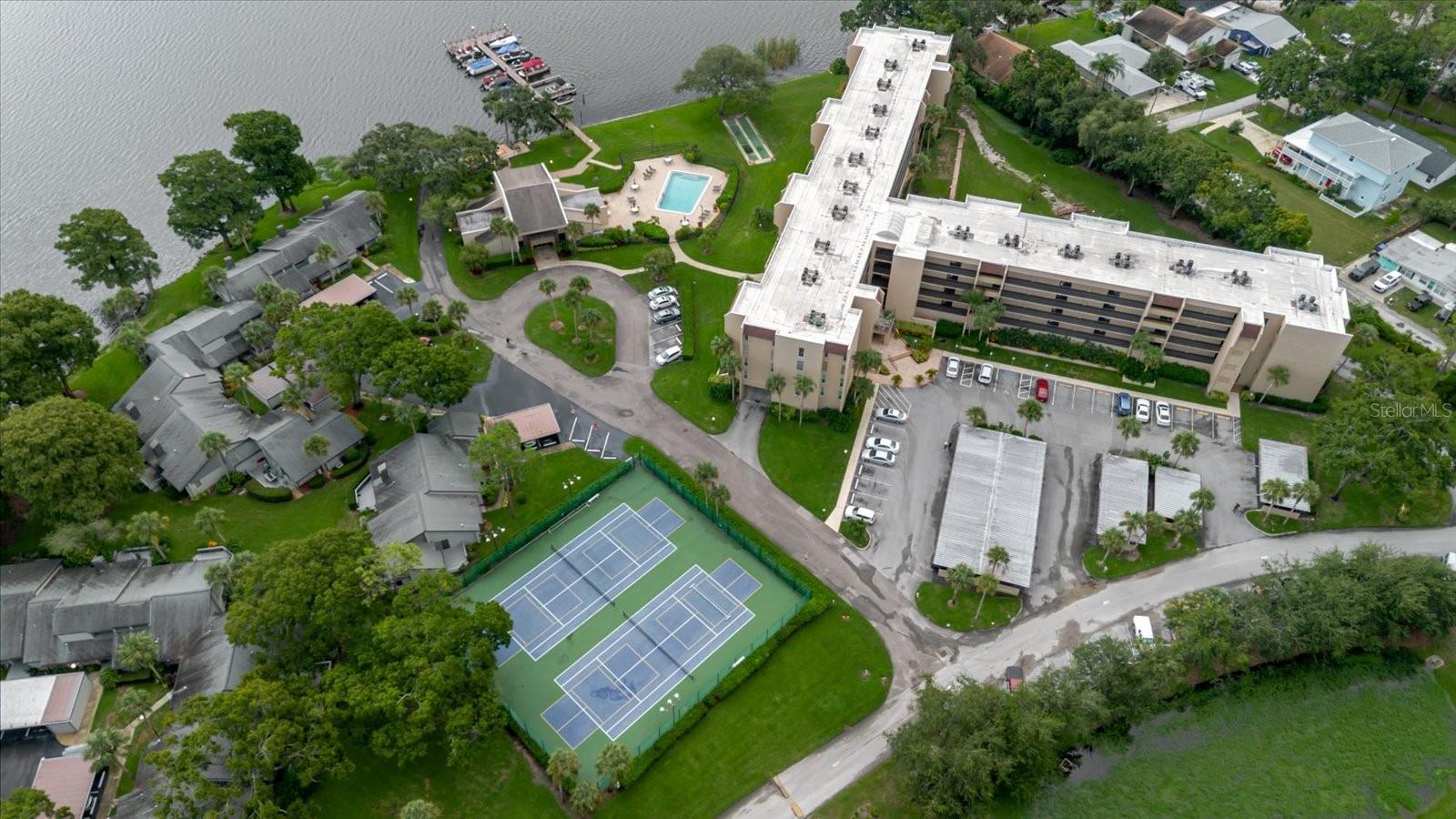 LAKE TARPON SAIL & TENNIS CLUB - Residential