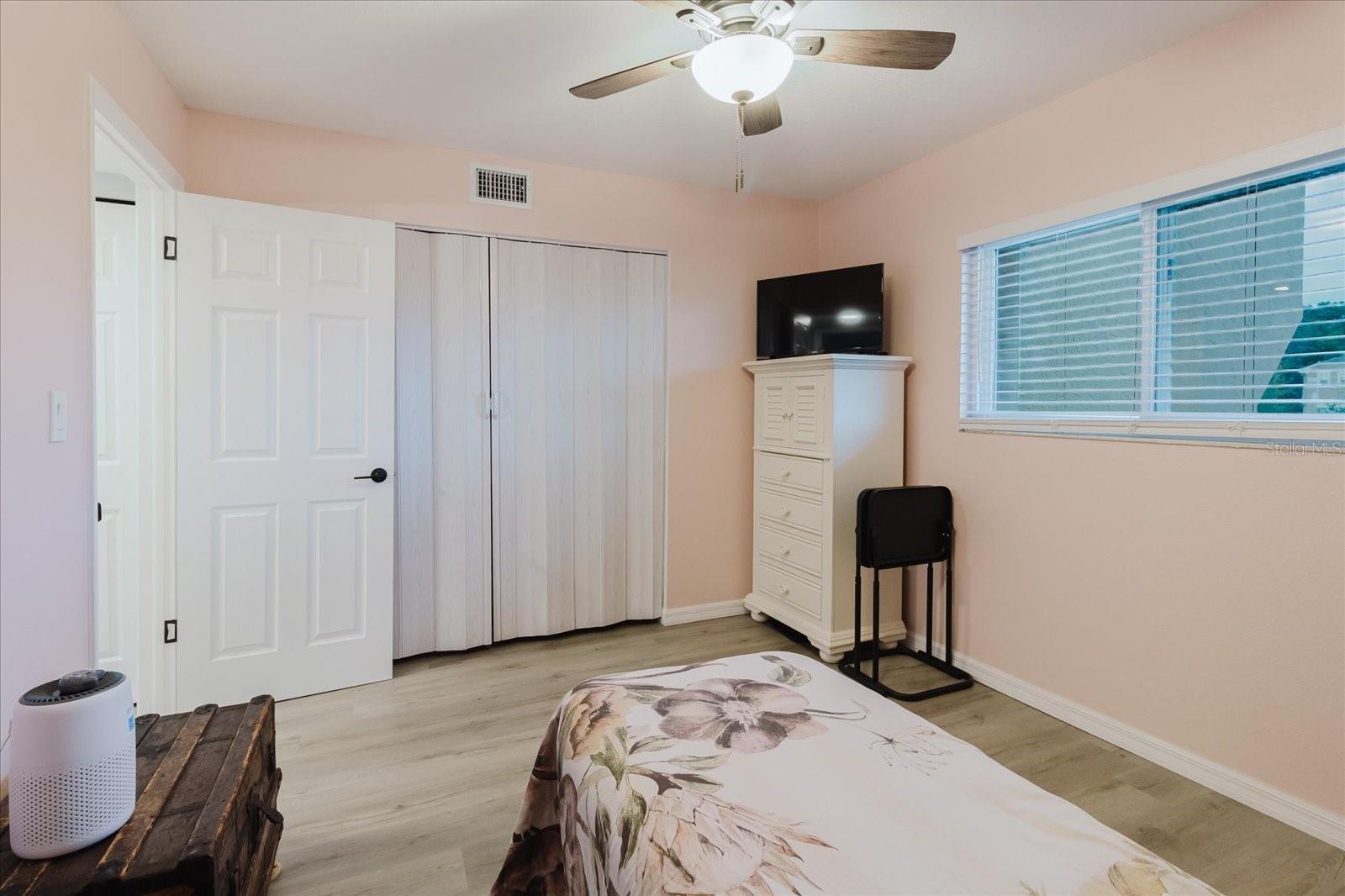 LAKE TARPON SAIL & TENNIS CLUB - Residential