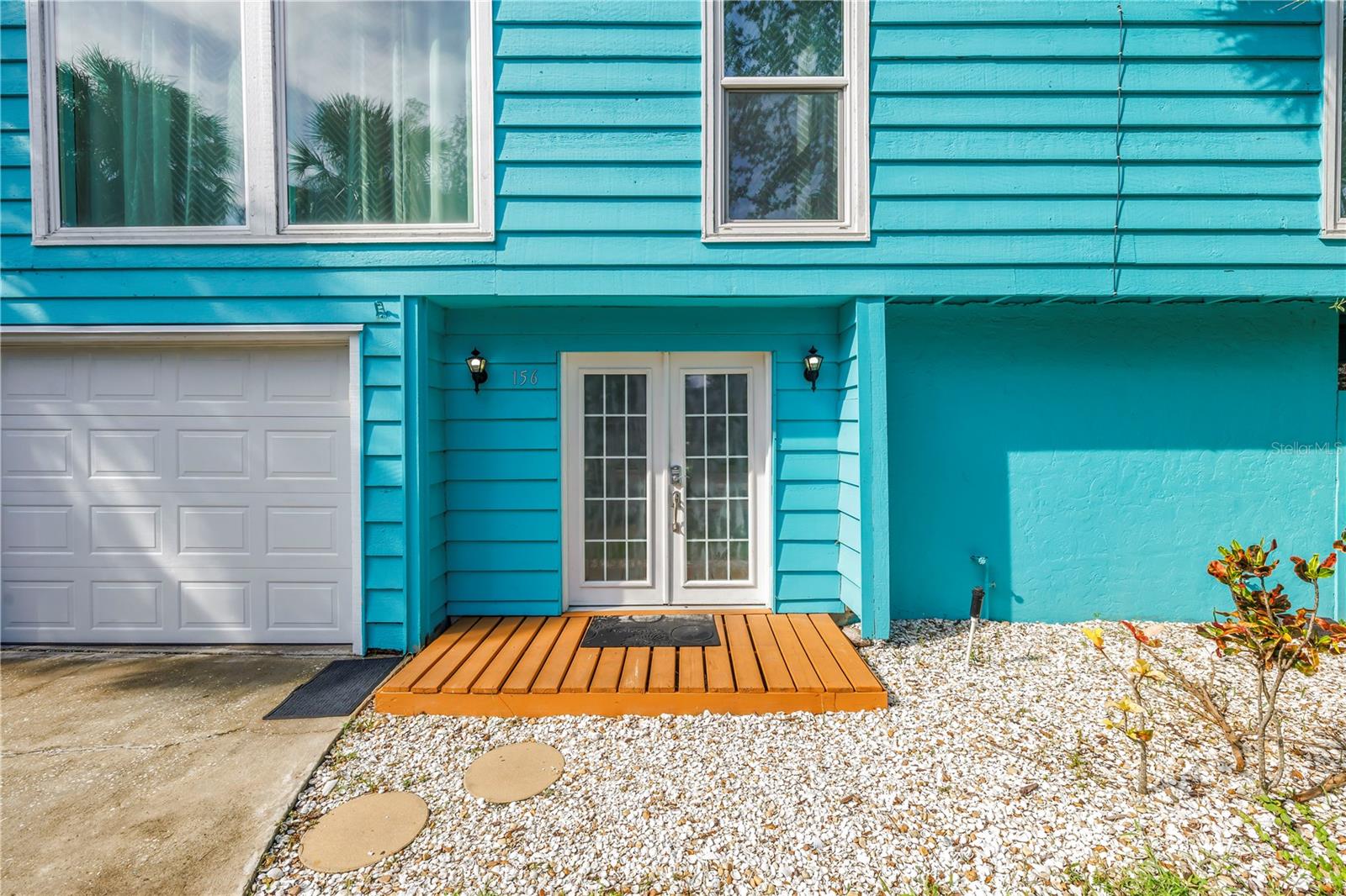 156 SIESTA DRIVE