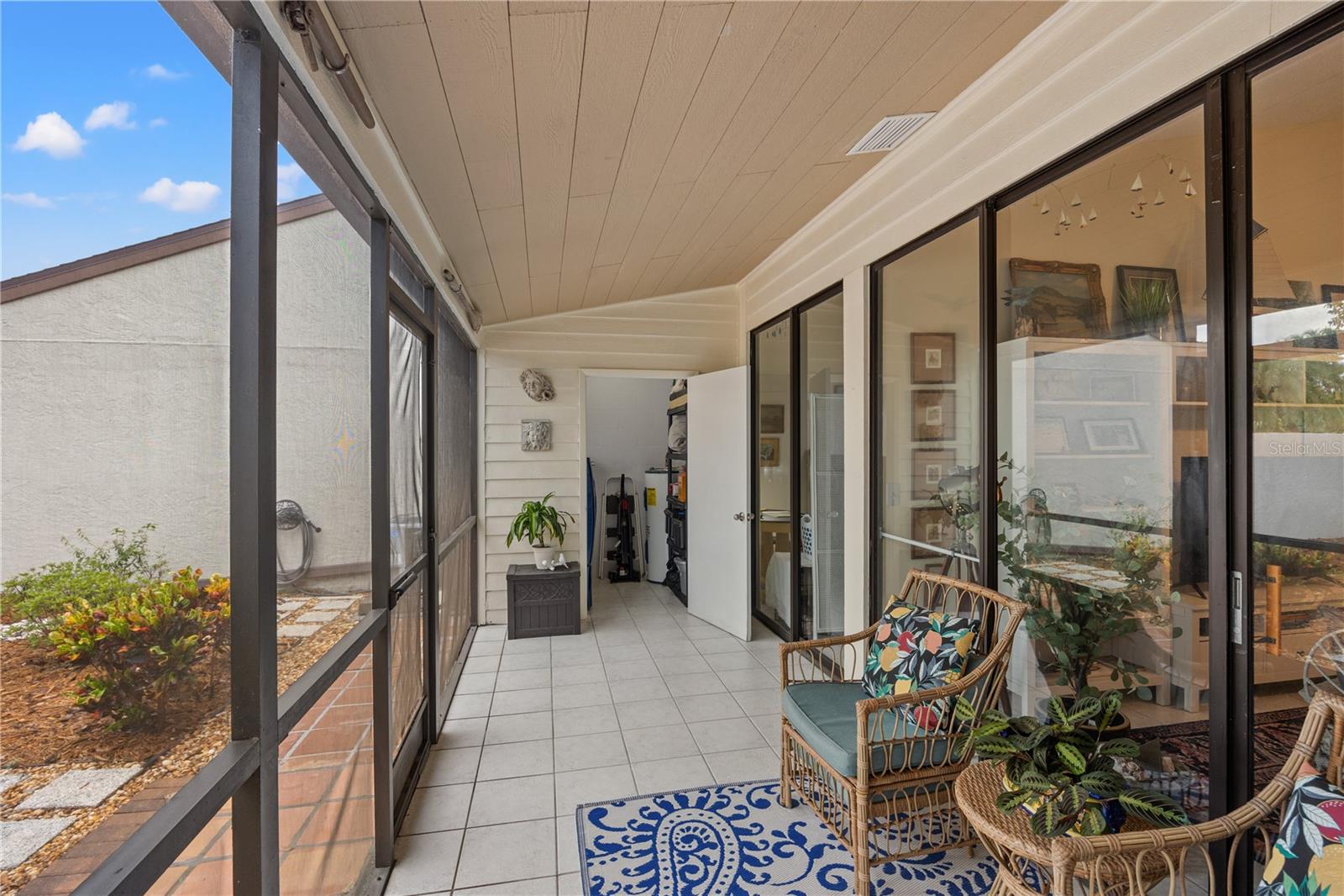 FORTY THREE WEST OAKS - Residential