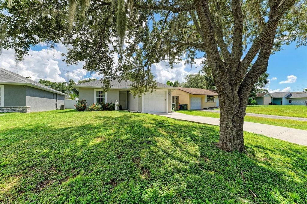 Photo of 827 Bacon Avenue, Sarasota, FL 34232 (MLS # A4666329)