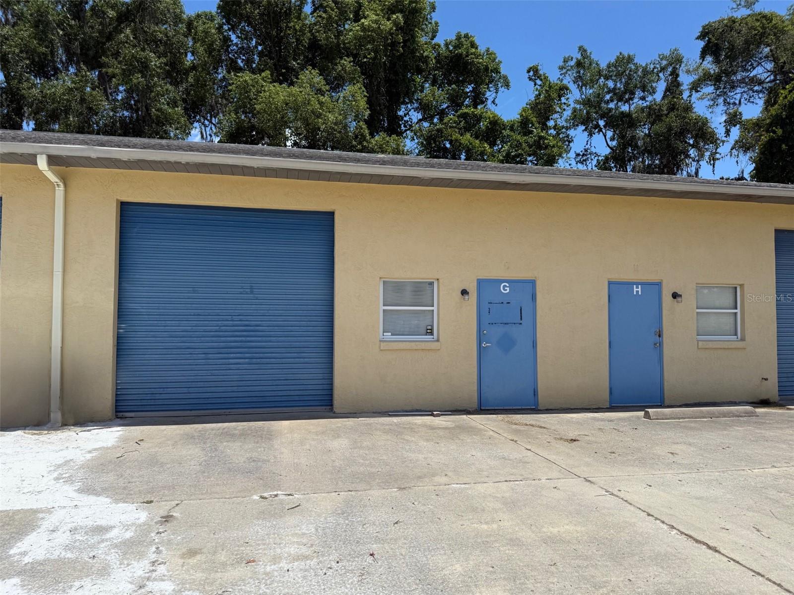 Unit G is currently available and has B-5 Zoning. Approximately 1,250 SF that has a double office suite and 1 restroom under central HVAC. One grade level rollup door at the front of the building. Great SE location for contractor/wholesaler/supply house and many other uses under the B-5 zoning. Directly off of Maricamp Road with easy access to Ocala and Belleview.