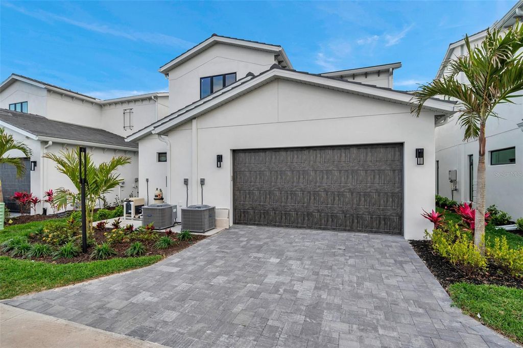 Photo of 6023 Cat Claw Lane, Bradenton, FL 34210 (MLS # TB8370742)