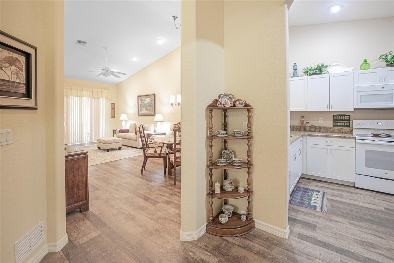 VILLAS BURNT STORE ISLES 01 - Residential