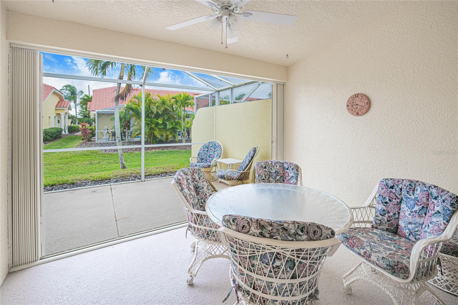 VILLAS BURNT STORE ISLES 01 - Residential