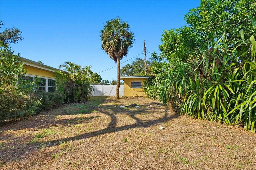 Photo of 1077 40th Avenue NE, St Petersburg, FL 33703 (MLS # O6373981)