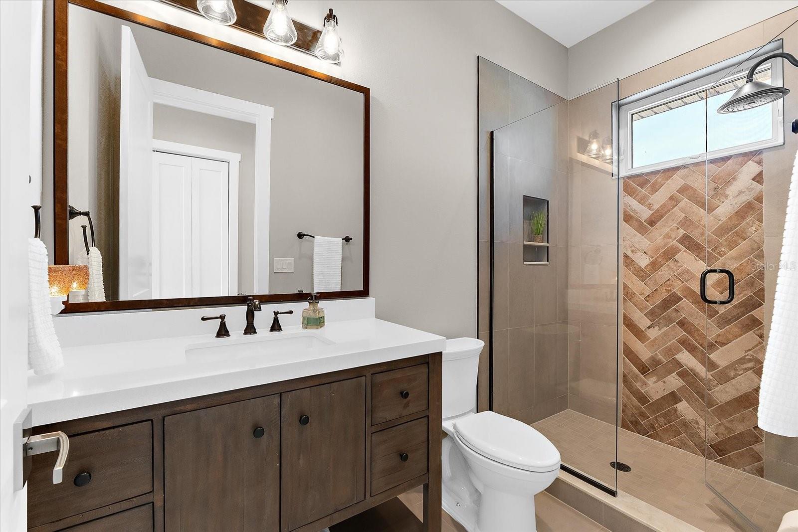 INDIAN BLUFF ISLAND - Residential