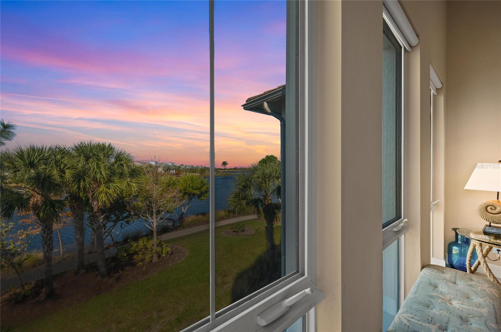 MANGROVE WALK ON HARBOUR ISLE PH 19 - Residential