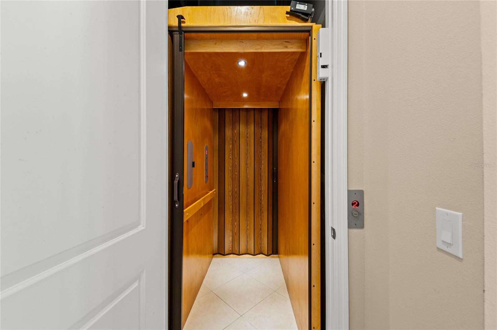 MANGROVE WALK ON HARBOUR ISLE PH 19 - Residential