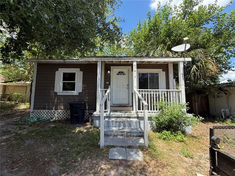Photo of 1812 E Okaloosa Avenue, Tampa, FL 33604 (MLS # TB8502639)