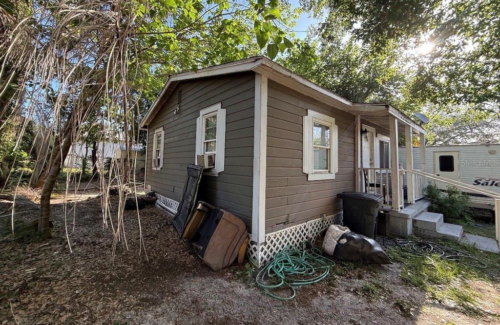 Photo of 1812 E Okaloosa Avenue, Tampa, FL 33604 (MLS # TB8502639)