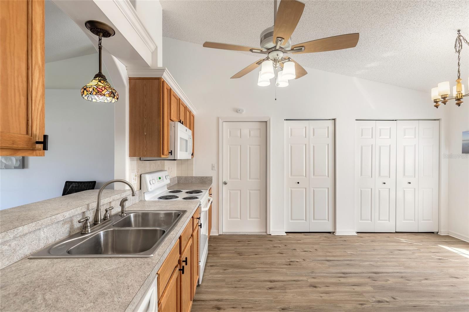 1163 SOUTHWINDS DRIVE