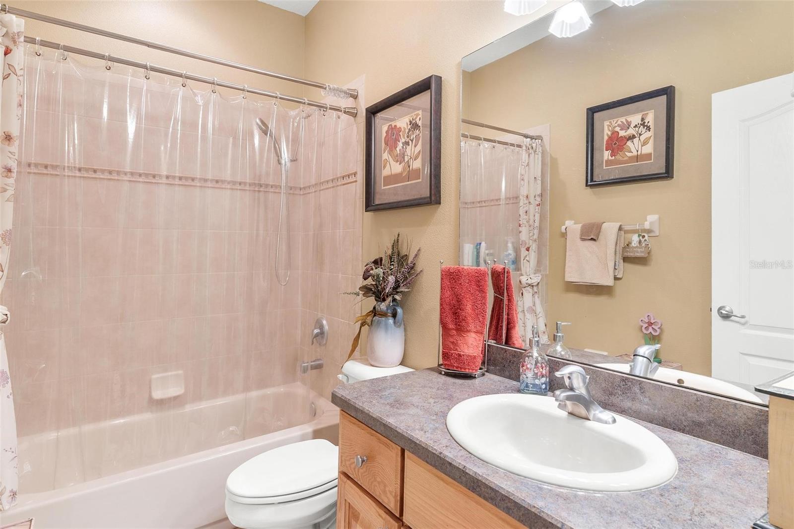 TWIN LAKES ESTATES - Residential