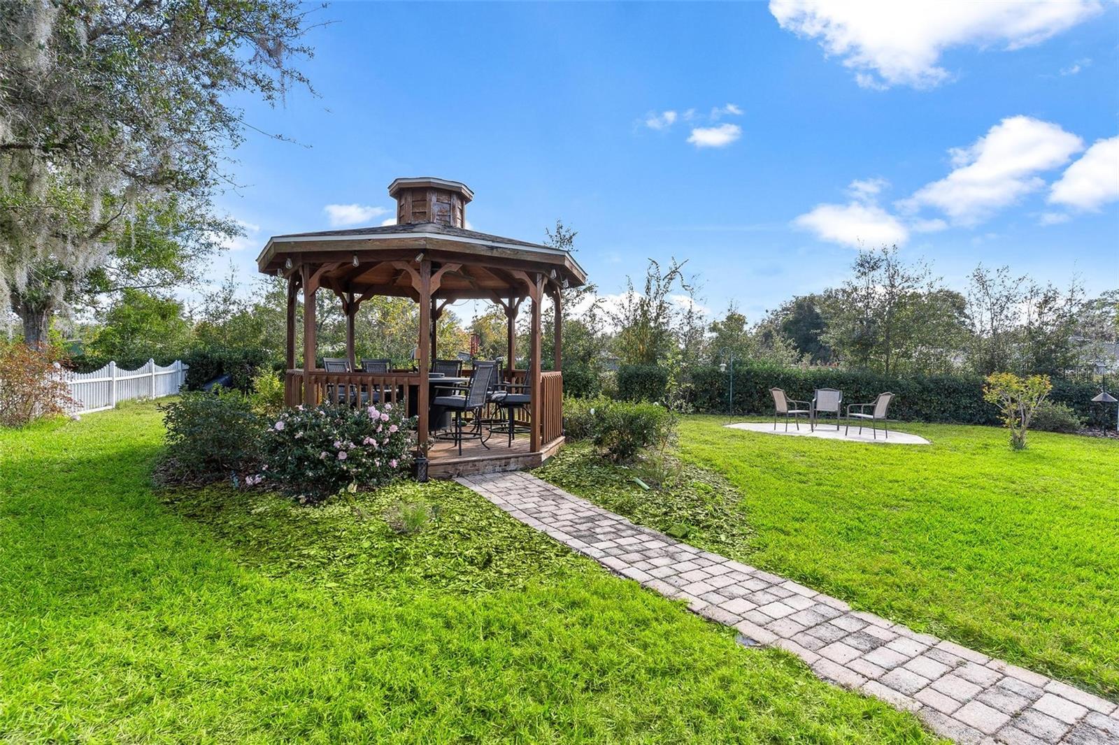 TWIN LAKES ESTATES - Residential