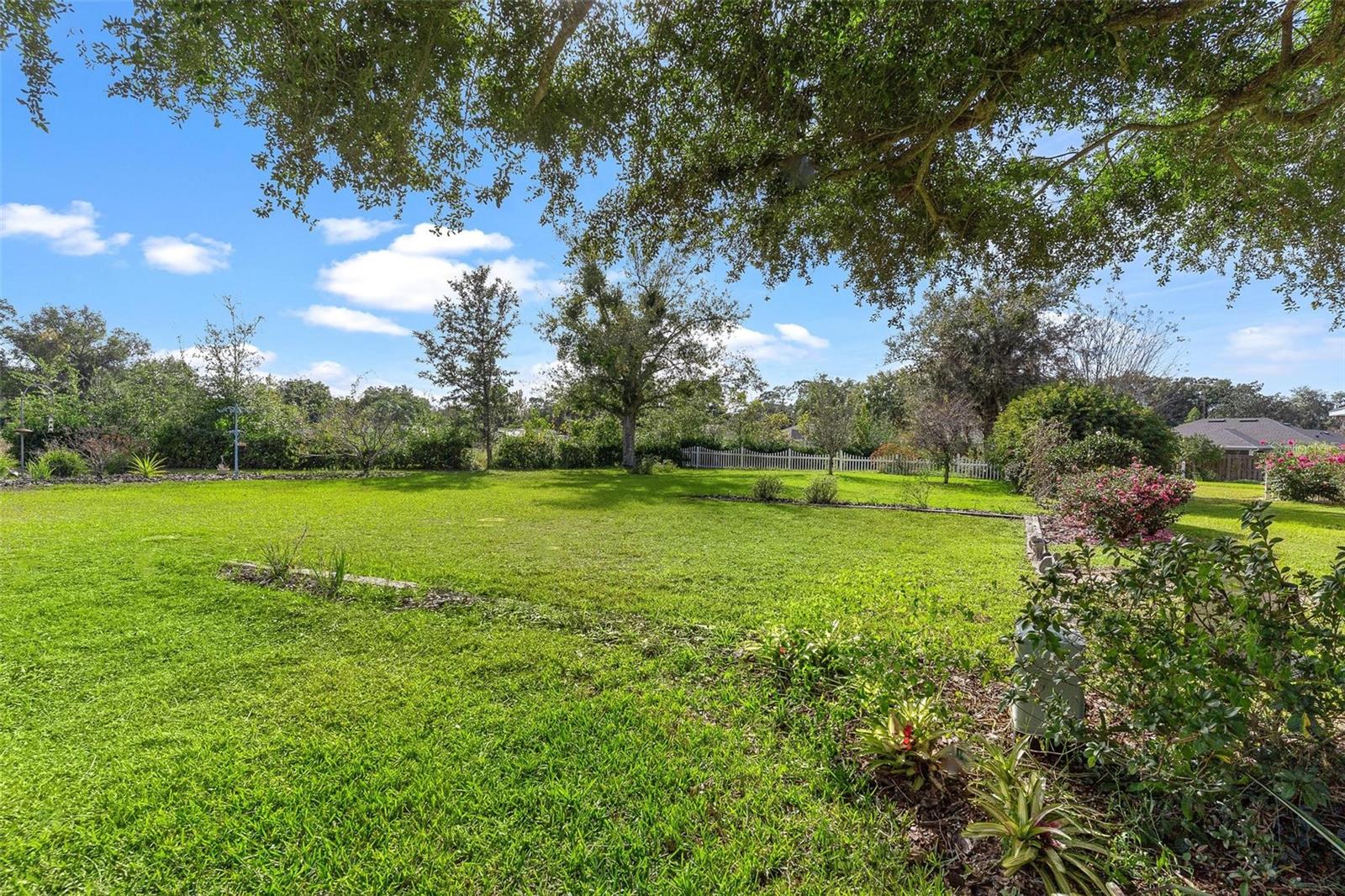 TWIN LAKES ESTATES - Residential